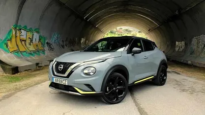 Usado Nissan Juke 114 HP (83 kW) 2022 Cinzento SUV