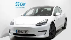 Branco Usado 2023 Tesla Model 3 Sedan | € 29.990 (Preço justo)