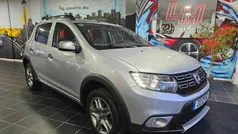 Cinzento Usado 2019 Dacia Sandero Citadino | € 11.990 (Preço justo)