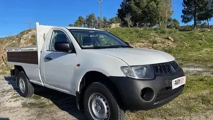 Branco Usado 2009 Mitsubishi L200 Pickup | € 17.800 (Preço justo)