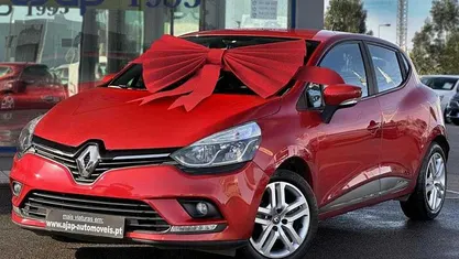 Vermelho Usado 2017 Renault Clio IV Dynamique | € 11.870 (Preço justo)