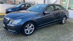 Cinzento Usado 2012 Mercedes E220 Sedan | € 18.900 (Preço justo)