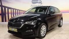 Preto (metalizado) Usado 2023 Skoda Scala Ambition Citadino | € 21.450 (Preço justo)
