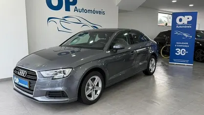 Cinza Usado 2019 Audi A3 Design Sedan | € 18.450 (Preço justo)