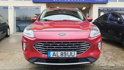 Usado Ford Kuga 120 HP (88 kW) 2021 Vermelho SUV