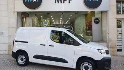 Branco Usado 2025 Peugeot Partner Monovolume | € 19.490 (Preço justo)