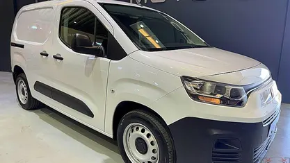 Usado Fiat Doblò 100 HP (73 kW) 2023 Branco Monovolume