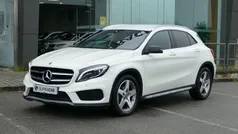 Branco Usado 2016 Mercedes GLA180 AMG line SUV | € 19.900 (Preço justo)