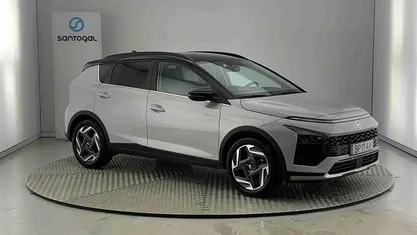 Cinzento Usado 2024 Hyundai Bayon Premium SUV | € 21.290 (Preço justo)