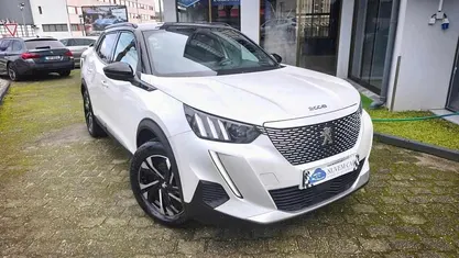 Usado Peugeot e-2008 GT 98 kW (134 HP) 2023 SUV