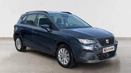 Cinzento Usado 2023 Seat Arona Style SUV | € 17.950 (Preço justo)