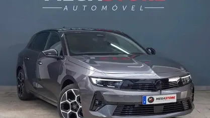 Cinzento Usado 2023 Opel Astra Elegance Citadino | € 19.900 (Bom preço)