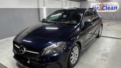 Azul Usado 2017 Mercedes A180 Citadino | € 14.900 (Super Preço)