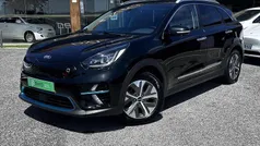 Cinza Usado 2022 Kia e-Niro SUV | € 23.900 (Bom preço)