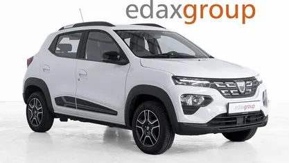 Branco Usado 2022 Dacia Spring Comfort Citadino | € 12.640 (Preço justo)