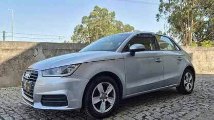 Usado Audi A1 Sportback 90 HP (66 kW) 2018 Cinzento Citadino