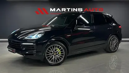 Preto Usado 2021 Porsche Cayenne SUV | € 78.990 (Bom preço)
