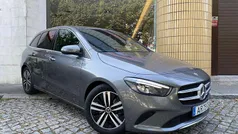 Cinza Usado 2022 Mercedes B180 Progressive Monovolume | € 29.900