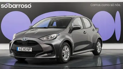 Cinza Usado 2020 Toyota Yaris Hybrid | € 19.990 (Preço justo)