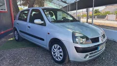 Cinzento Usado 2002 Renault Clio II Citadino | € 1.600 (Bom preço)
