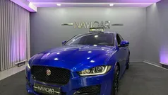Azul Usado 2017 Jaguar XE R-Sport Sedan | € 19.450 (Preço justo)