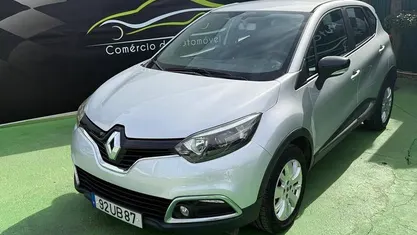 Cinzento Usado 2016 Renault Captur SUV | € 11.950 (Bom preço)