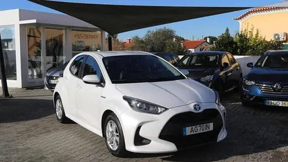 Branco Usado 2021 Toyota Yaris Hybrid | € 19.650 (Preço justo)