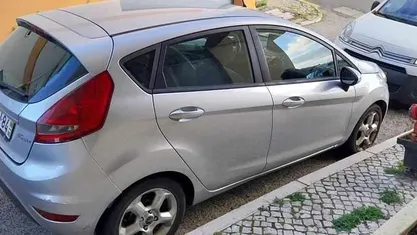 Cinzento Usado 2009 Ford Fiesta Citadino | € 3.500 (Bom preço)