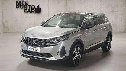 Usado Peugeot 5008 130 HP (95 kW) 2021 Cinzento SUV