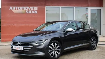 Cinzento Usado 2021 VW Arteon Elegance Sedan | € 25.990 (Preço justo)