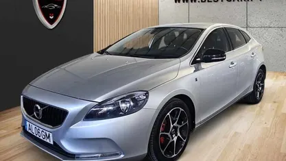 Cinzento Usado 2017 Volvo V40 Carrinha | € 13.750 (Preço justo)