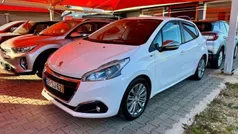 Branco Usado 2017 Peugeot 208 Allure Citadino | € 10.950 (Preço justo)