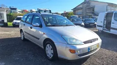 Cinza Usado 2001 Ford Focus Ambiente Carrinha | € 1.750 (Preço justo)