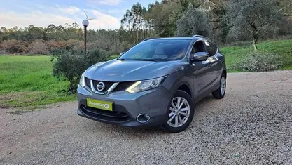 Cinzento Usado 2014 Nissan Qashqai SUV | € 12.250 (Preço justo)