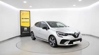 Usado Renault Clio V RS Line 90 HP (66 kW) 2023 Cinza