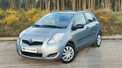 Cinzento Usado 2011 Toyota Yaris | € 10.000 (Preço justo)
