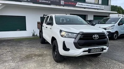 Branco Usado 2024 Toyota HiLux Pickup | € 40.000 (Preço justo)