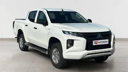 Usado Mitsubishi L200 Invite 150 HP (110 kW) 2022 Branco Pickup