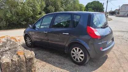 Cinzento Usado 2007 Renault Scénic Monovolume | € 2.499 (Bom preço)