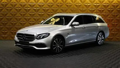 Cinzento Usado 2020 Mercedes E300 Carrinha | € 26.900 (Preço justo)