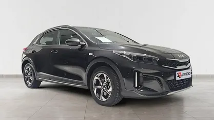 Usado Kia XCeed 100 HP (73 kW) 2024 Preto SUV