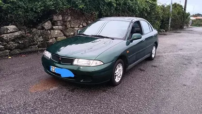 Usado Mitsubishi Carisma 99 HP (72 kW) 1999 Verde Citadino