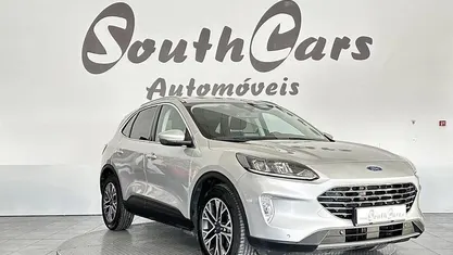 Usado Ford Kuga Titanium 225 HP (165 kW) 2021 SUV