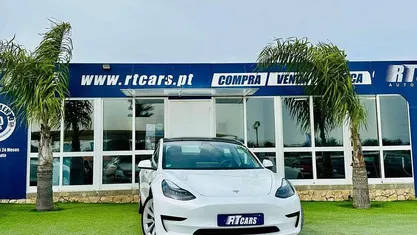Branco Usado 2021 Tesla Model 3 Sedan | € 26.980 (Preço justo)