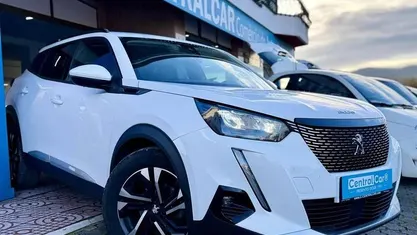 Usado 2021 Peugeot 2008 Allure SUV | € 18.950 (Bom preço)