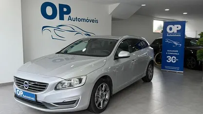 Cinza Usado 2015 Volvo V60 R-Design Carrinha | € 12.950 (Preço justo)