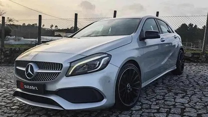 Cinzento Usado 2016 Mercedes A200 Citadino | € 17.990 (Preço justo)
