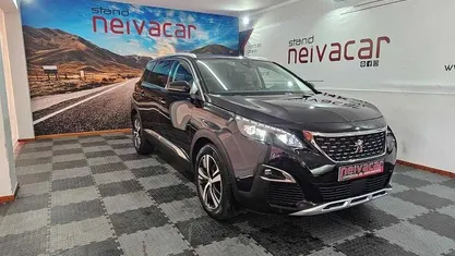 Usado Peugeot 5008 130 HP (95 kW) 2020 Preto Monovolume