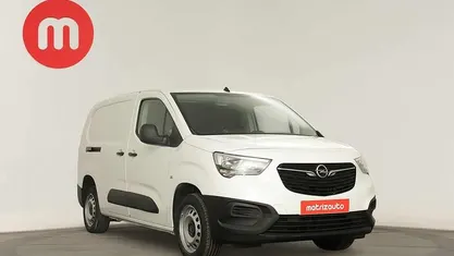Branco Usado 2022 Opel Combo | € 15.699 (Preço justo)
