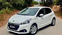 Branco Usado 2019 Peugeot 208 Allure Citadino | € 12.750 (Preço justo)